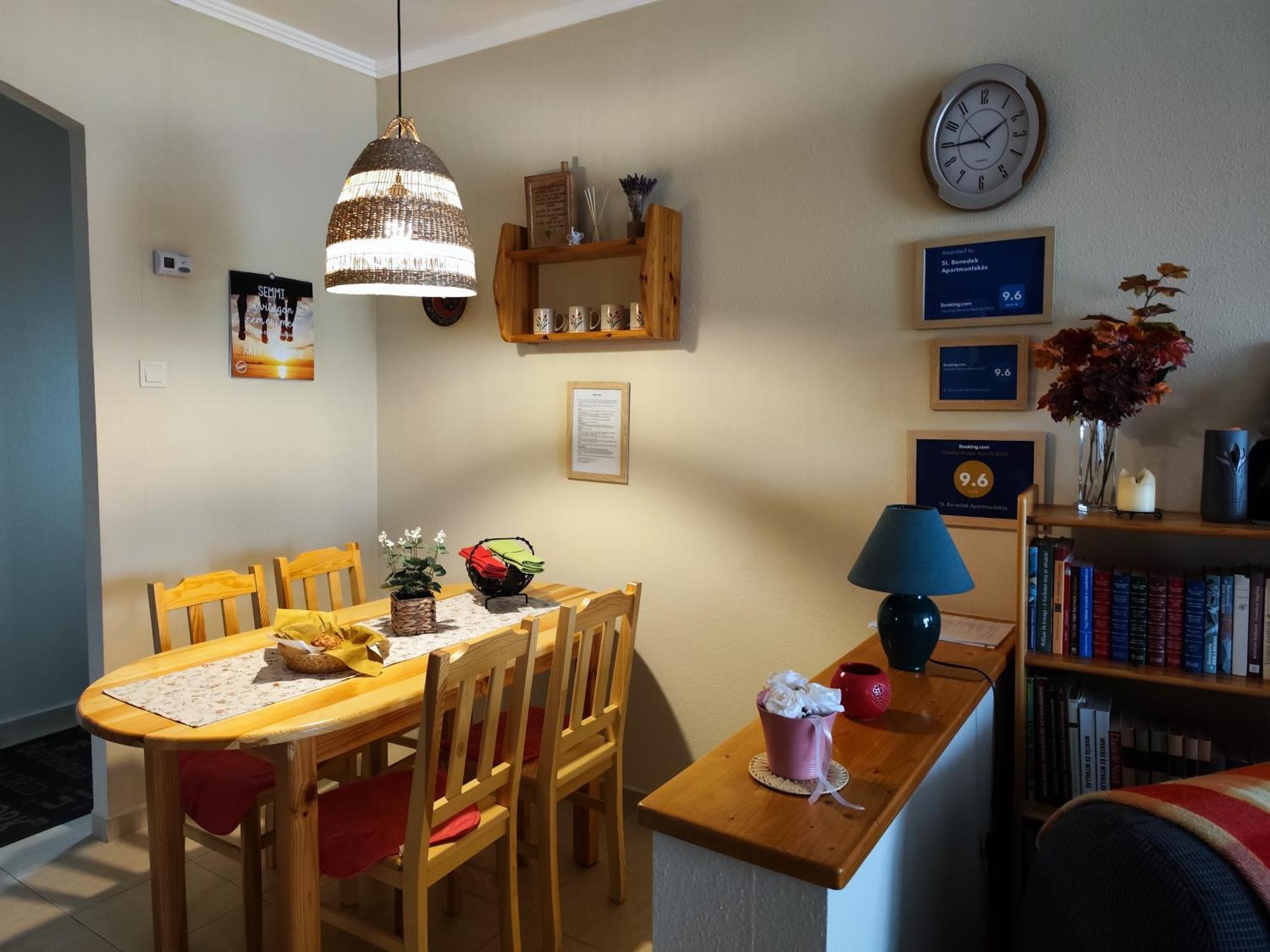 St. Benedek Apartmanlakas Apartment Mezőkövesd Екстериор снимка